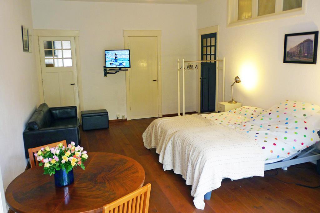 Bed & Breakfast Walenburg Rotterdam Exteriör bild